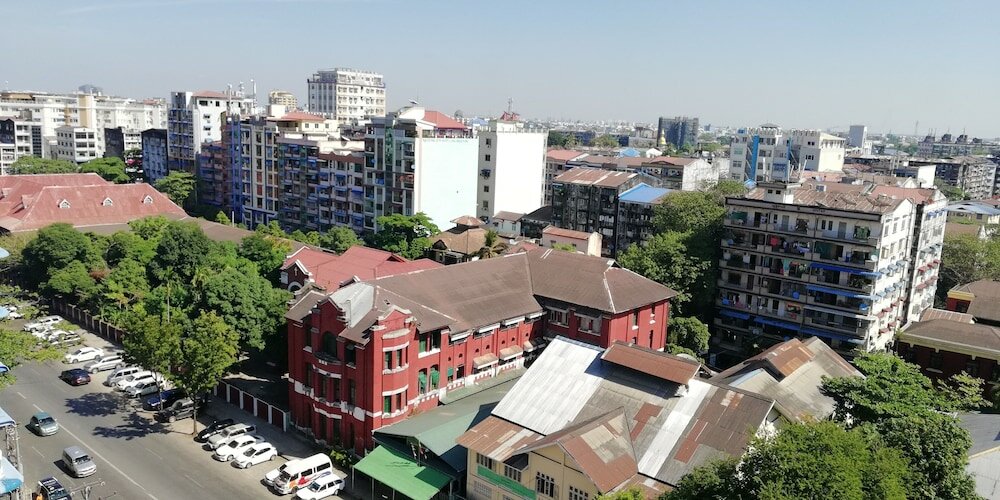 Фото Queen's Park Hotel