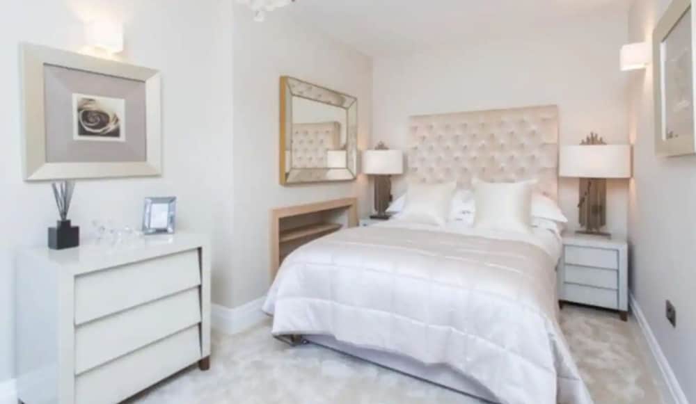 Фото Luxury Mayfair 2 Bedroom Apartment