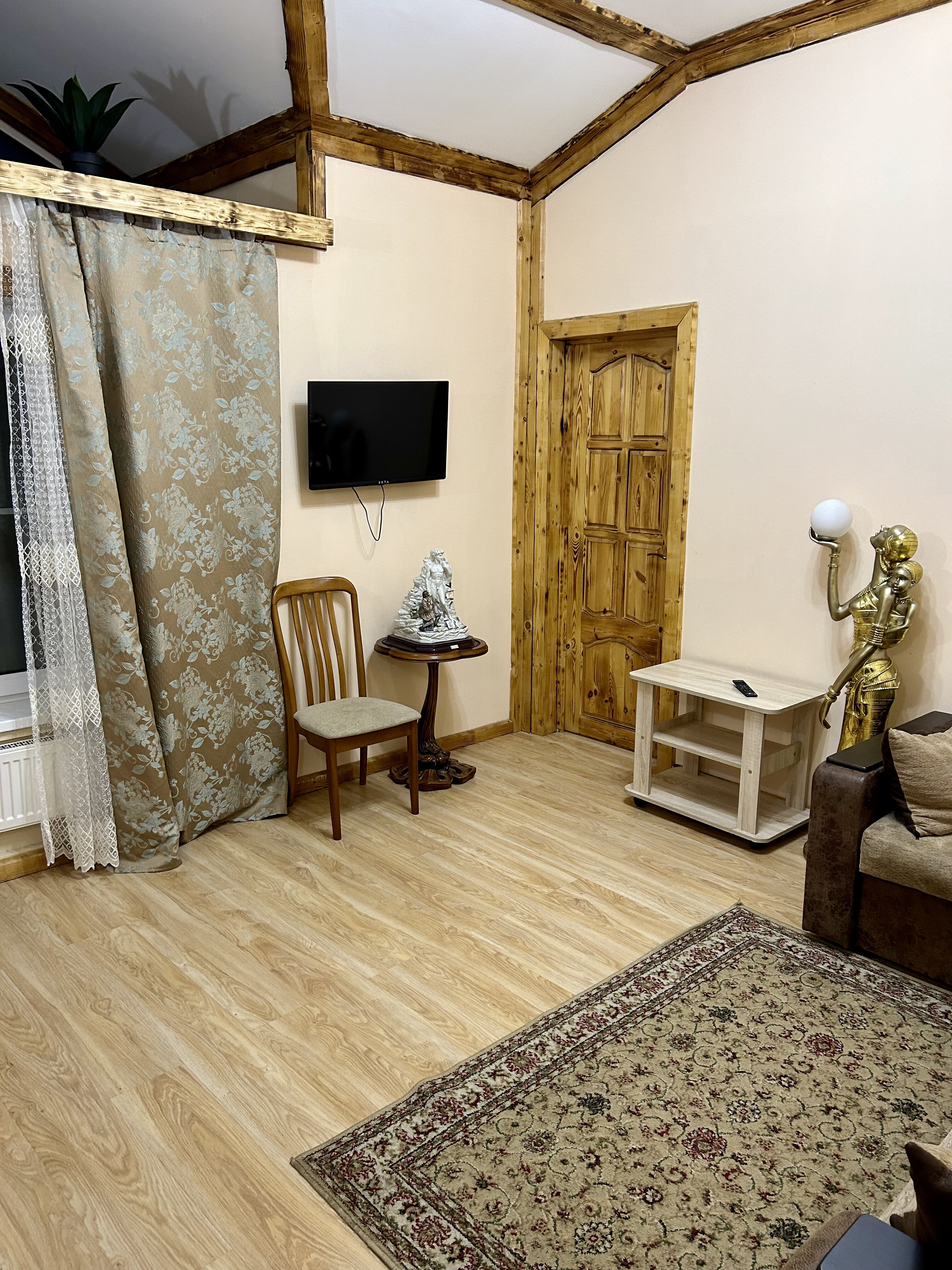 Фото Марс Хауз