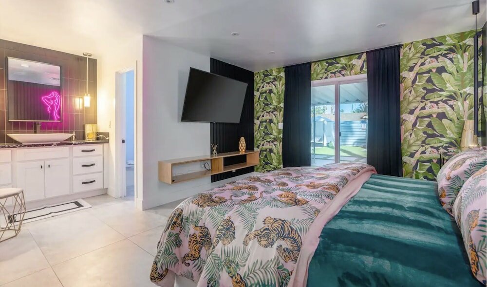 Фото Side by Side Lux Homes