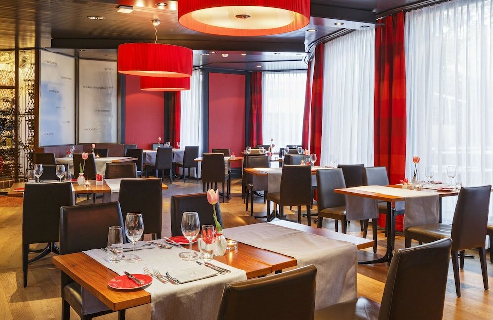 Фото Ramada by Wyndham Baden Hotel du Parc