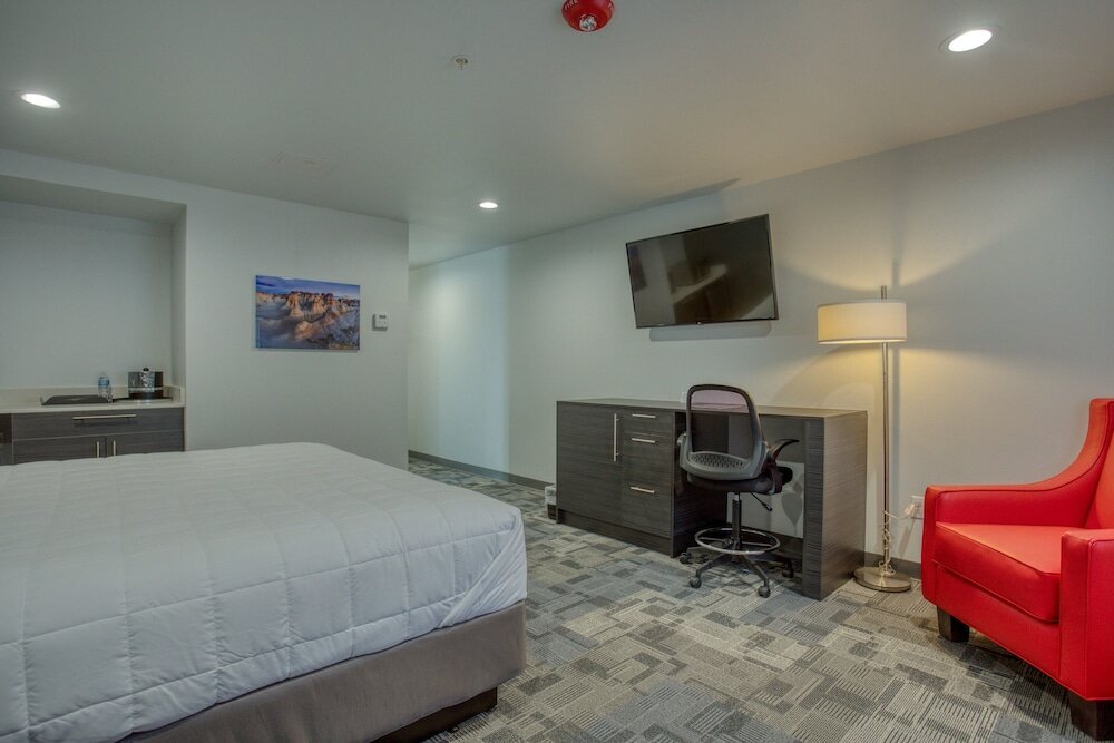 Фото Post Time Inn