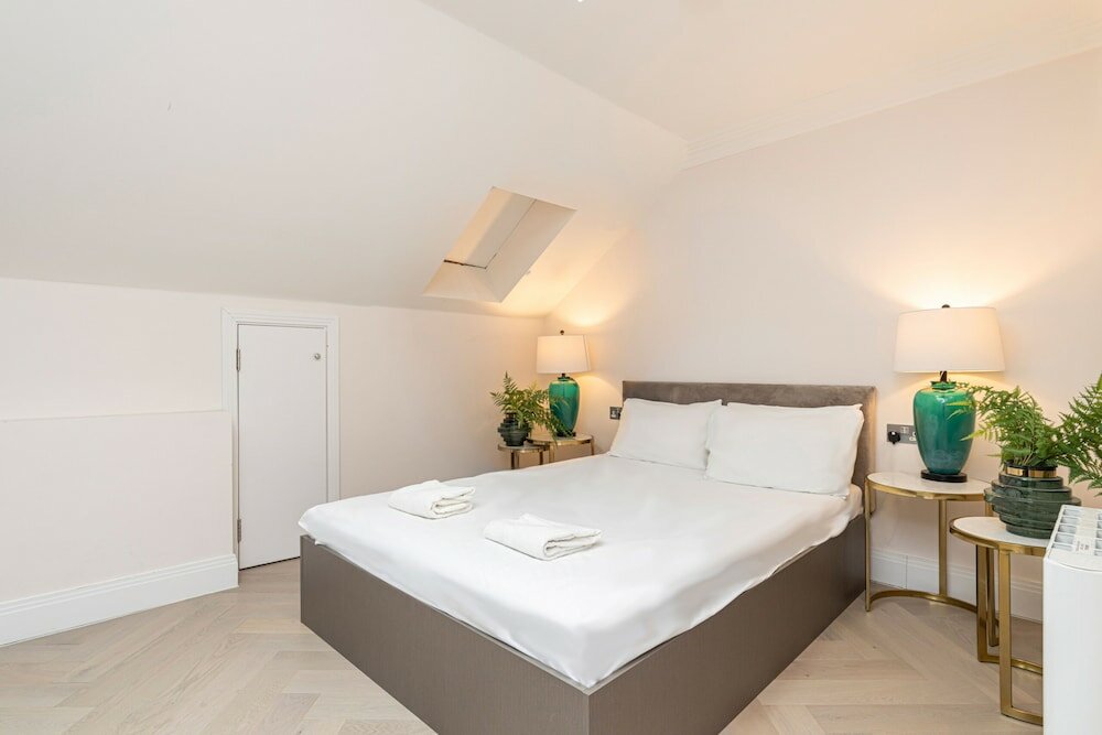 Фото Luxury Apartments Near Harrods and the Science Museum