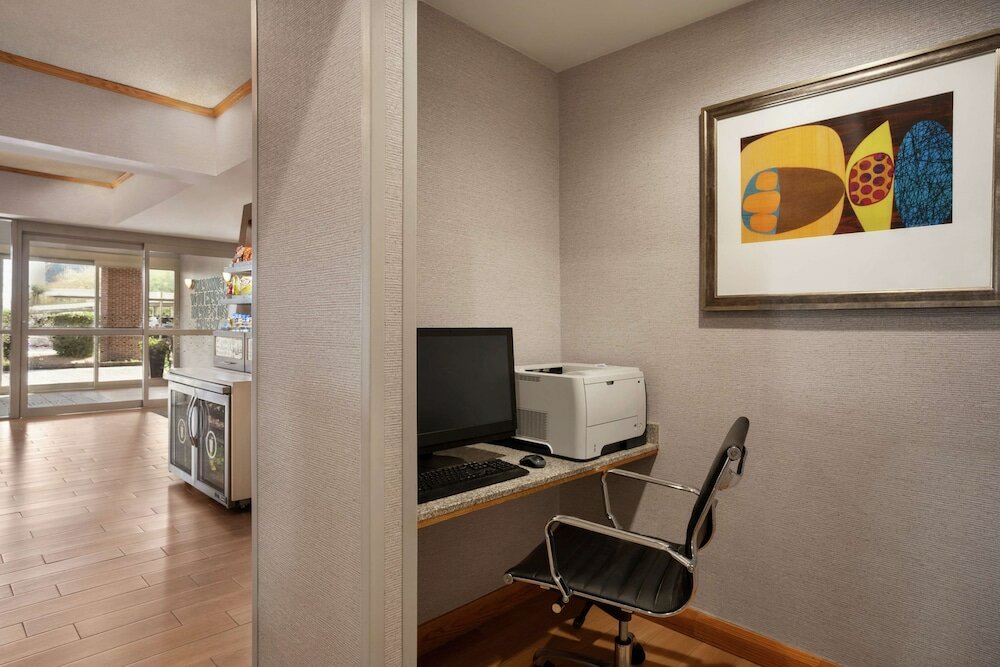 Фото Hampton Inn Phoenix-Midtown-Downtown Area