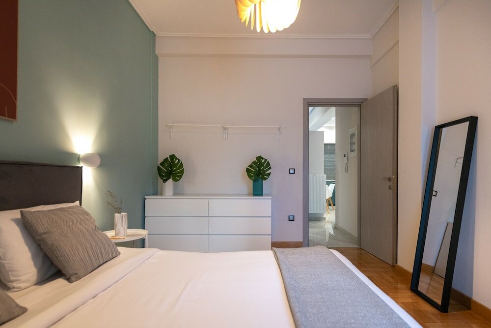 Фото Phaedrus Living: City Center Luxury Flat Iofontos