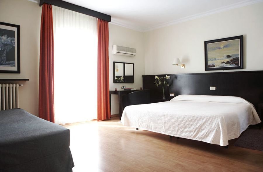 Фото Gaudi Hotel