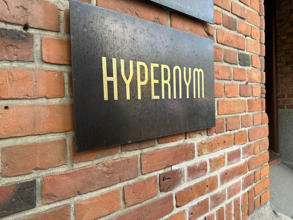 Фото Hypernym Hotel & Suites
