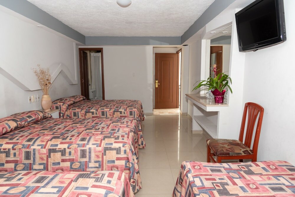 Фото Impala Hotel in front of the Ado