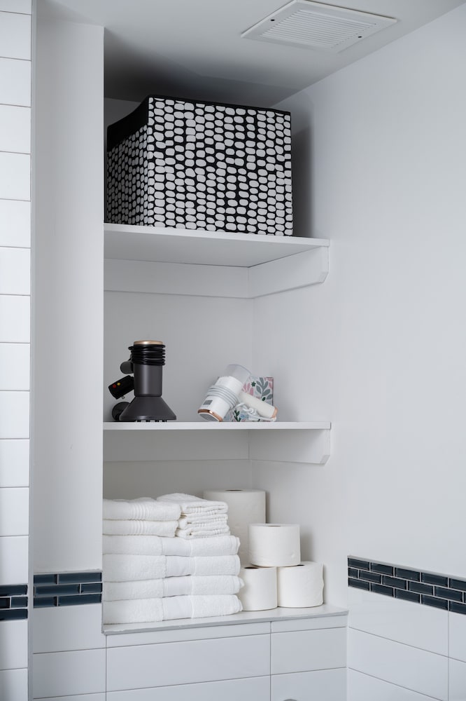 Фото Little Charlie Hotel