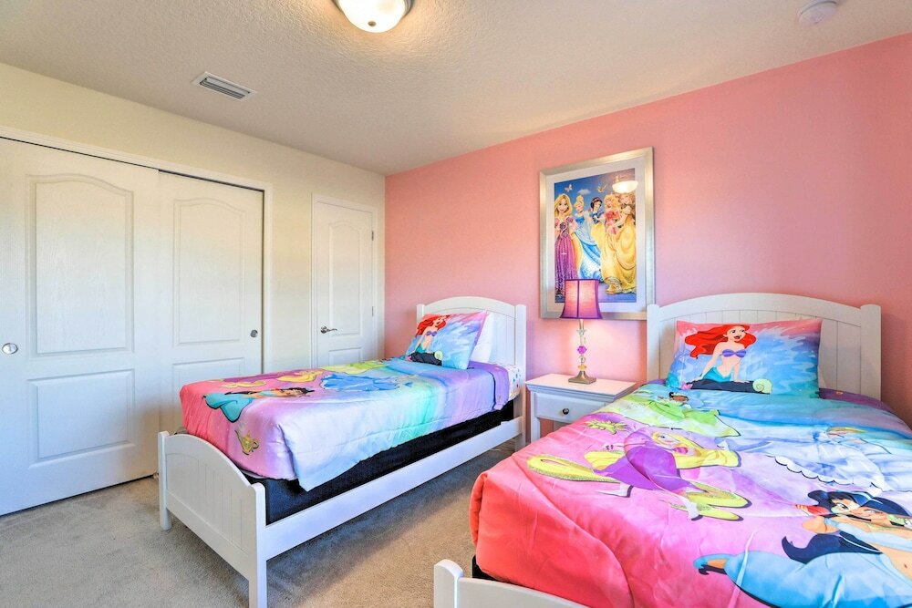 Фото Upscale Kissimmee Retreat