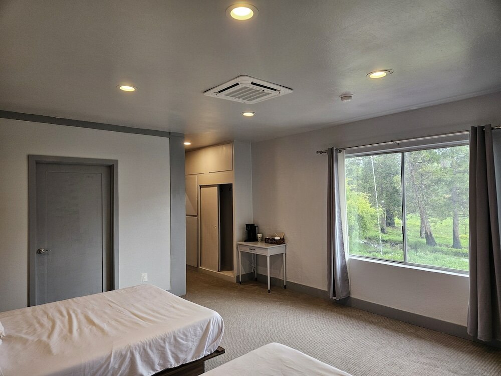 Фото The Black Forest Lodge