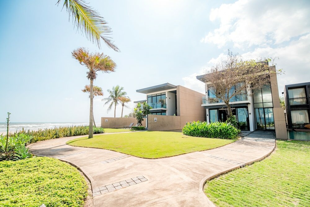 Фото Beachfront Villa Danang Beach