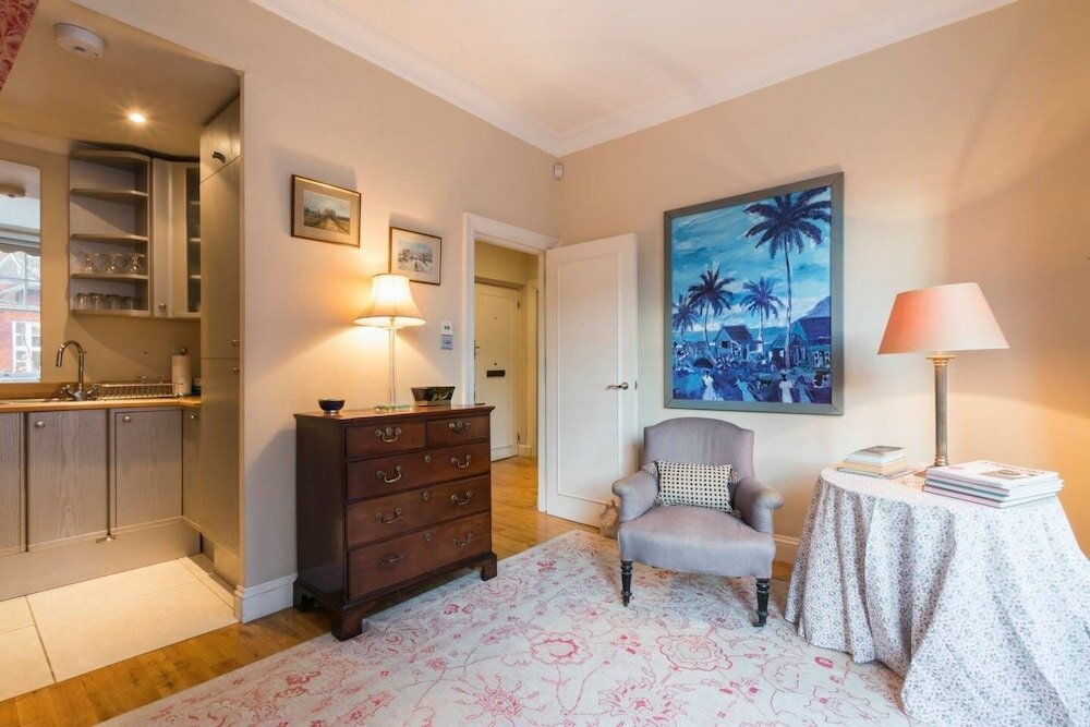 Фото Long Stay Discounts - Charming 1 bed Apt, Chelsea