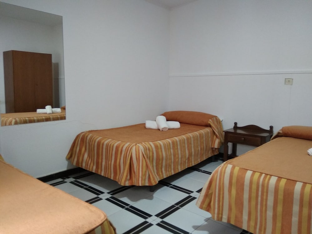 Фото Hostal Restaurante El Quijote