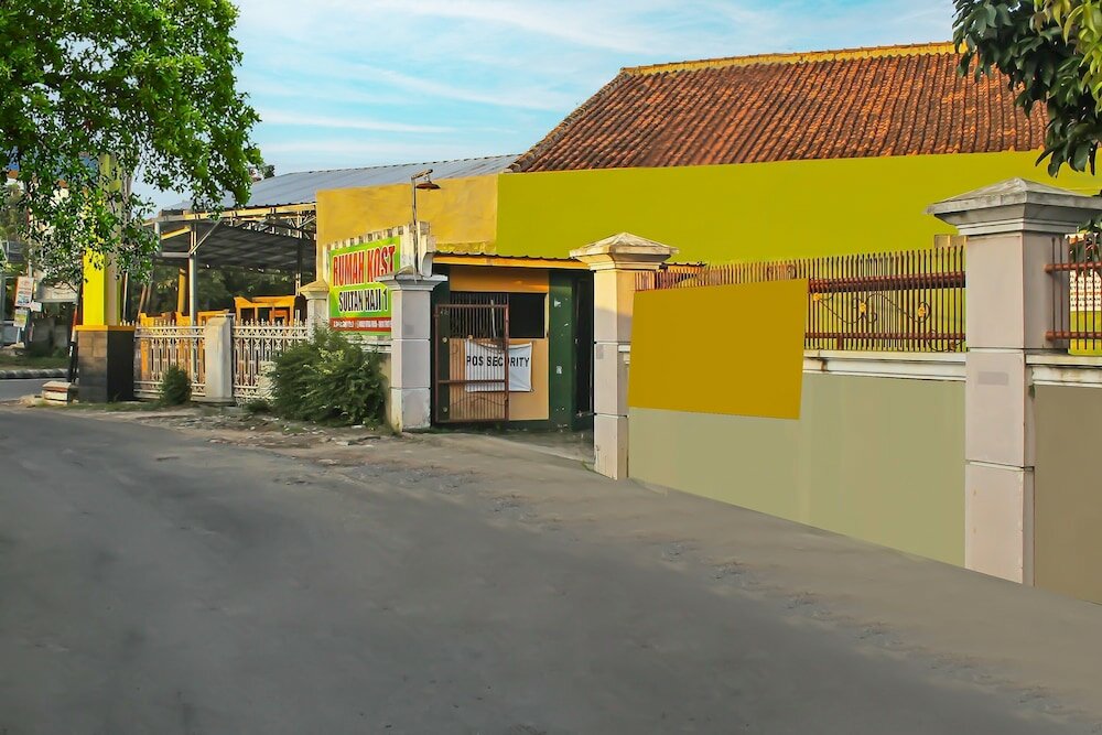 Фото Oyo 92593 Penginapan Sultan Haji 1