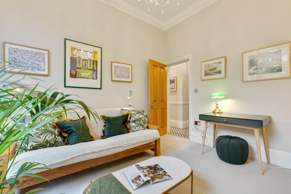 Фото Bright Camberwell Georgian Apartment