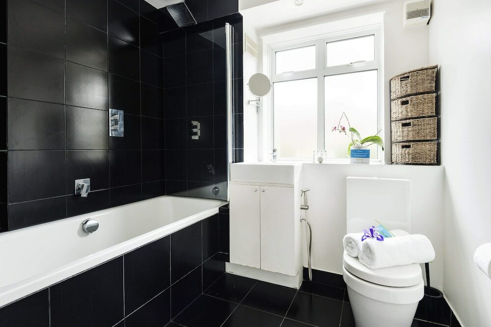 Фото Bright and Spacious Philbeach Garden Apartment