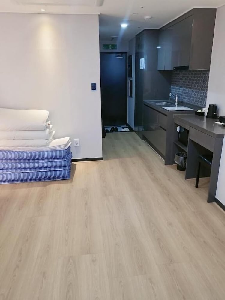 Фото GriffinBay Hotel