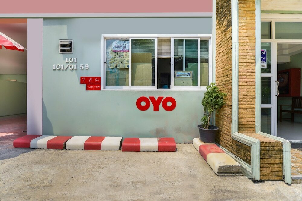 Hotel Oyo 762 Chompoo, Earth, photo