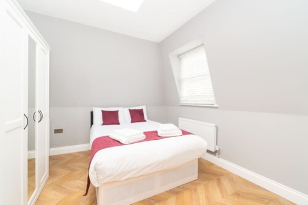 Фото Pml Apartments Southwick Street