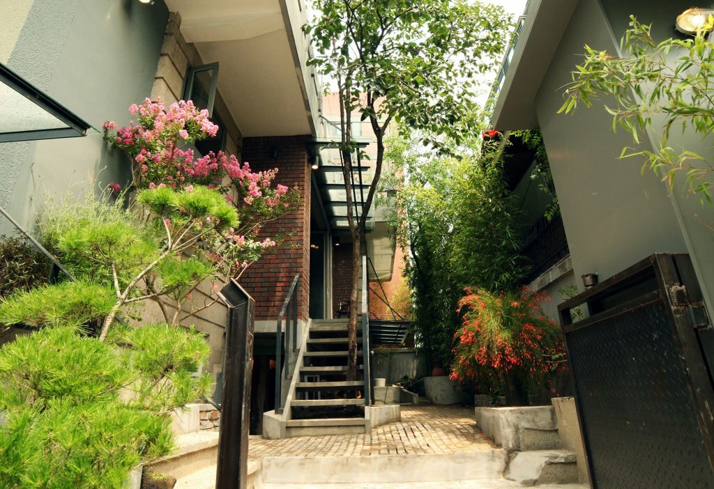 Фото Hongdae Guesthouse Pajamaparty - Hostel