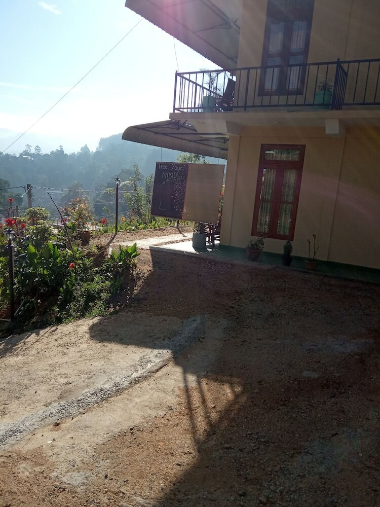 Фото The Zenith Inn Ella