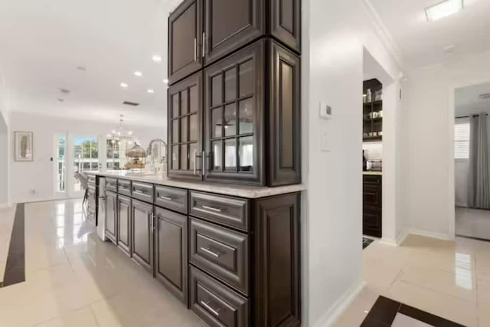 Фото Experience The Ultimate in Luxury Living