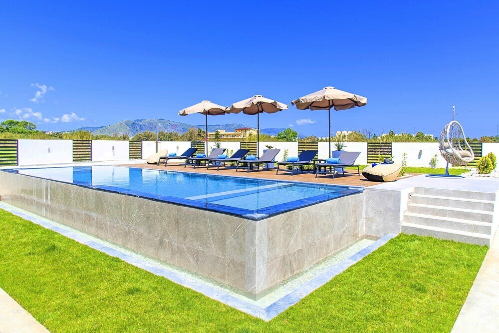 Фото Villa Solaris Heated Pool & Hot Tub