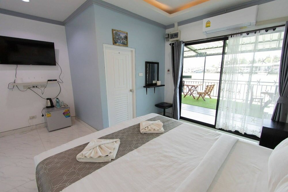 Фото Chaiyai River Front Hotel