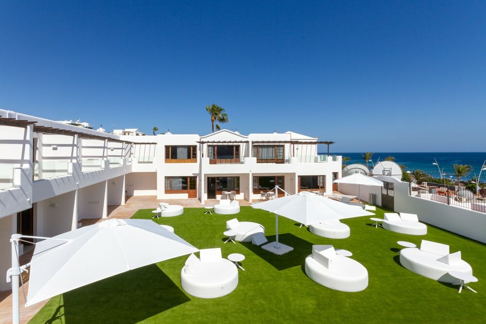 Фото R2 Bahía Kontiki Beach Apartments