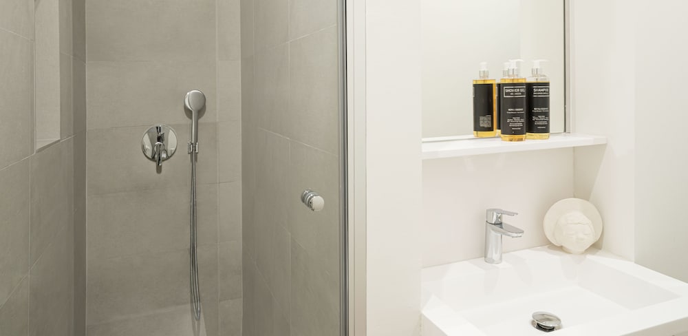 Фото Mylu Suites by Puerta Catedral