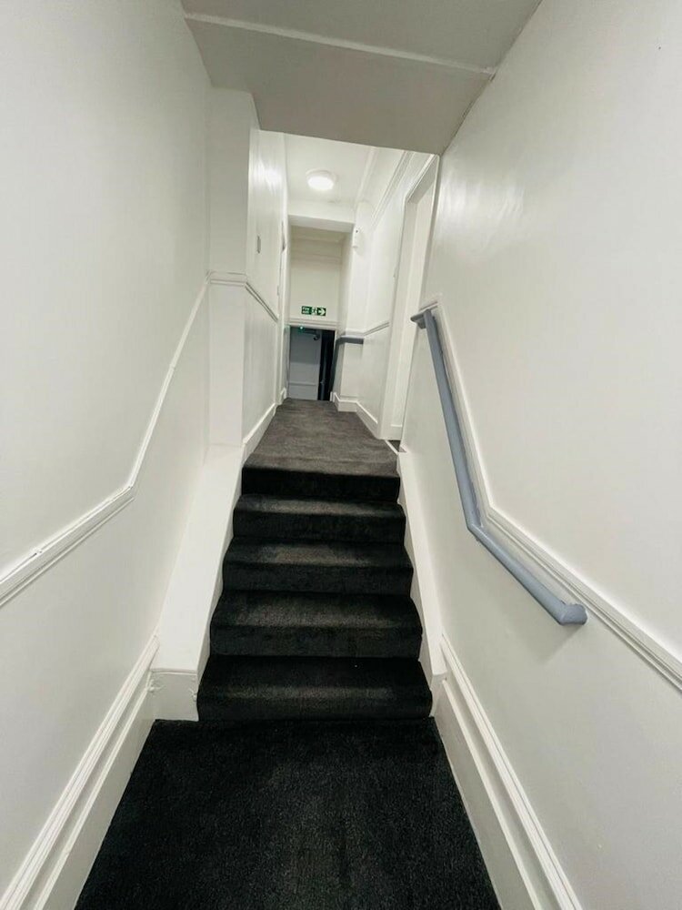 Фото Oyo National Hotel