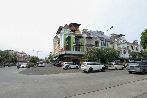 Гостиница Ratana Cengkareng в Тангеранге