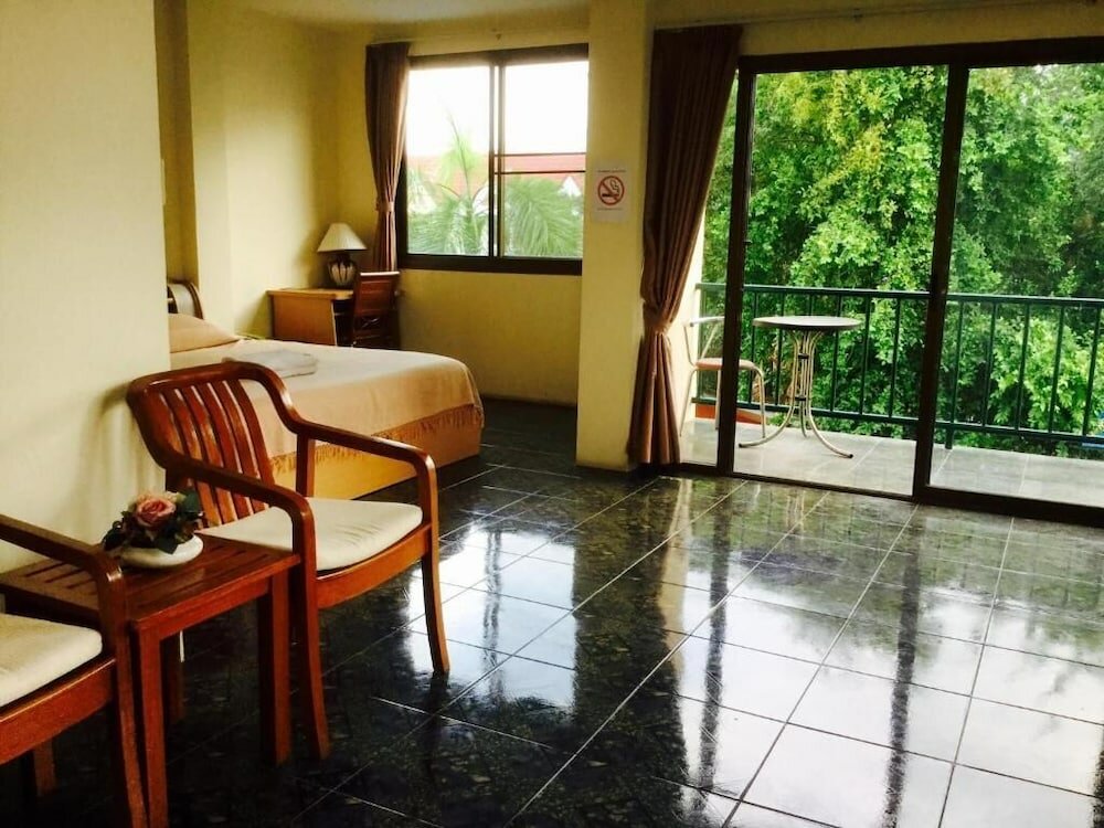 Фото Shagwell Mansions Pattaya