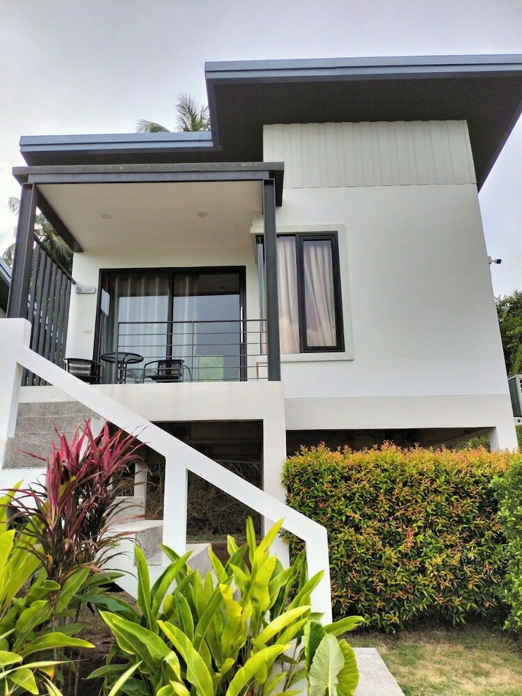 Фото Naiwok Hills