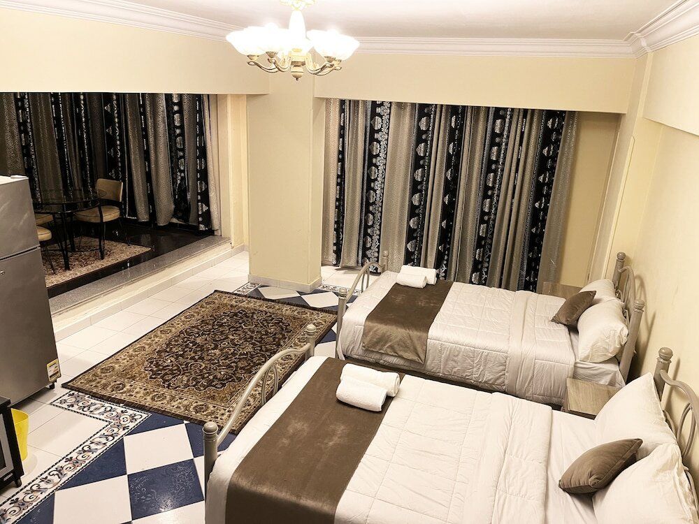 Фото Pyramids House