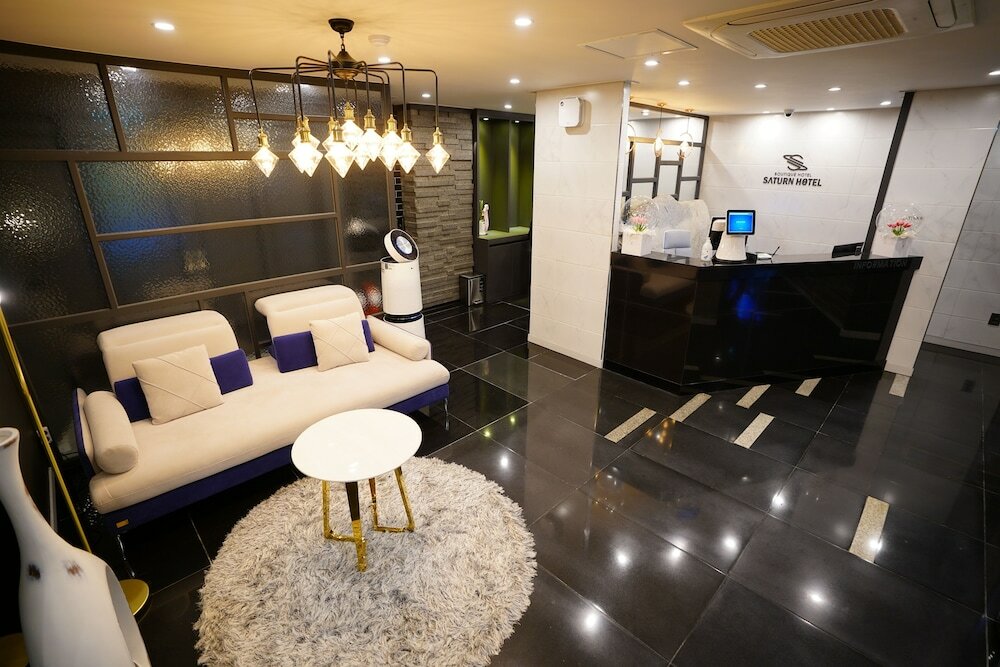 Фото Saturn Hotel