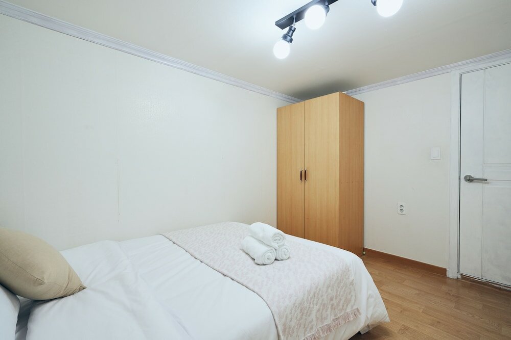 Фото Myeongdong Station 2Min House