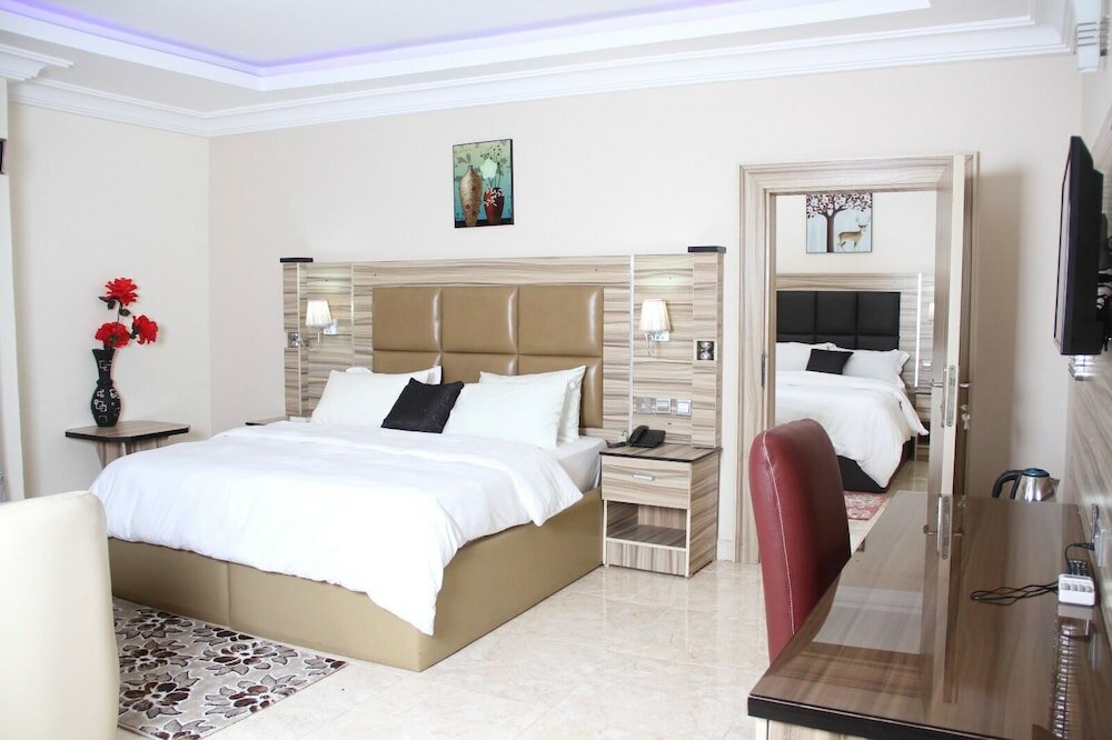 Фото отеля 2