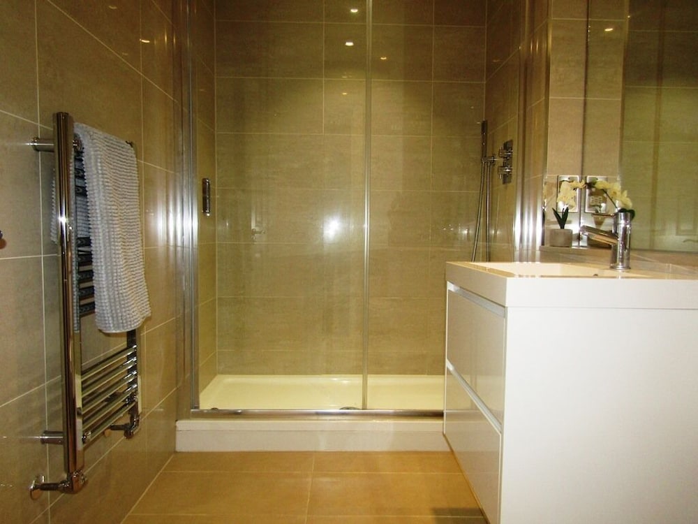 Фото Cozy Private Double En-suite - 2