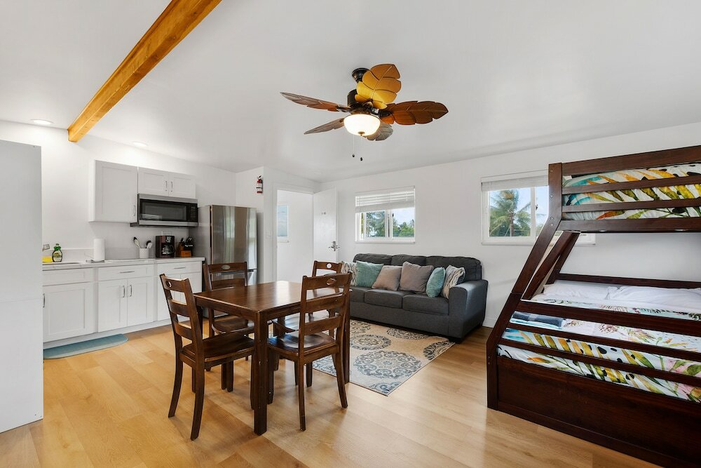 Фото Extra Large Studio Sleeps 7 w Sofa Bed