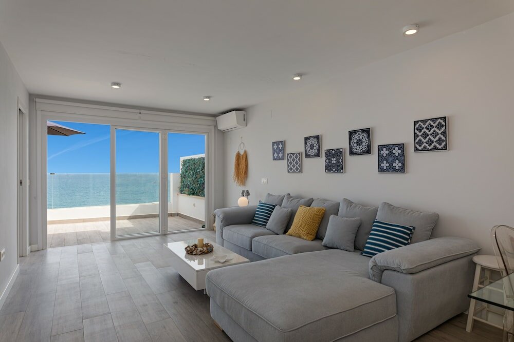 Фото Sea View Apartment 2 Min Walk From the Beach