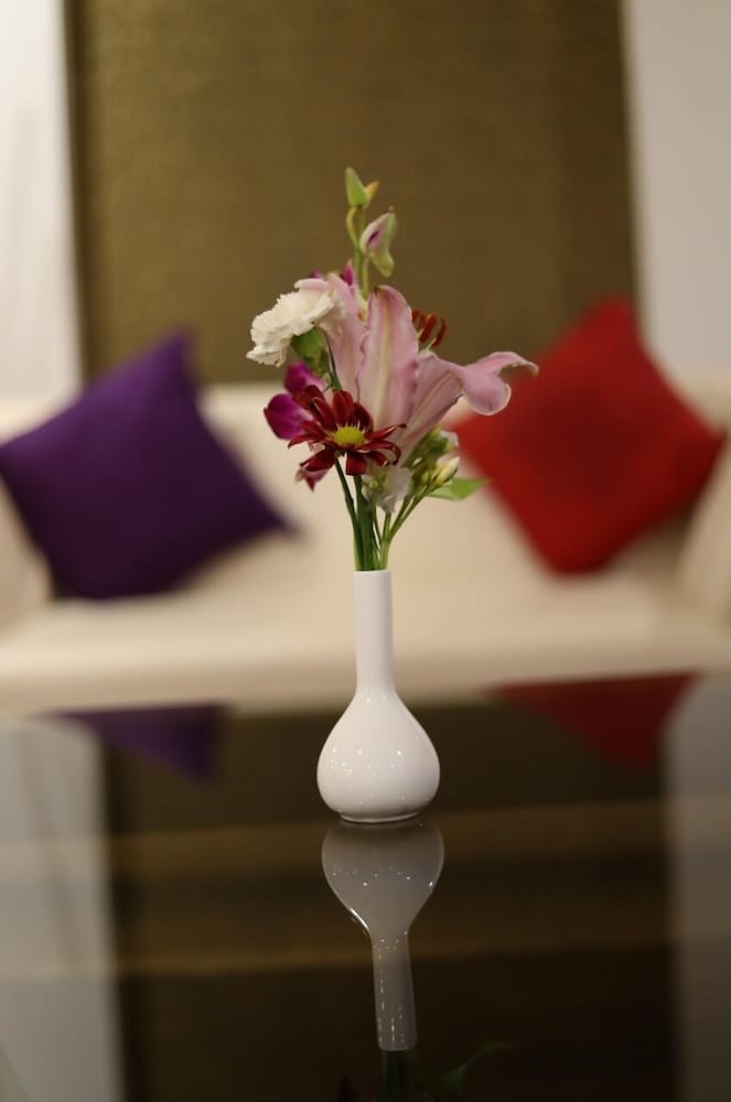 Фото Icon Suites by Bhagini