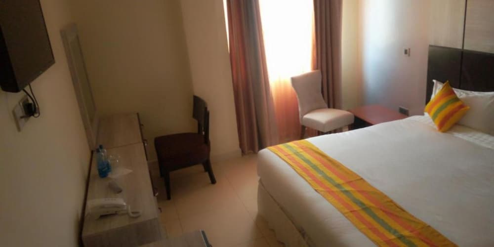 Фото Saala Hotel