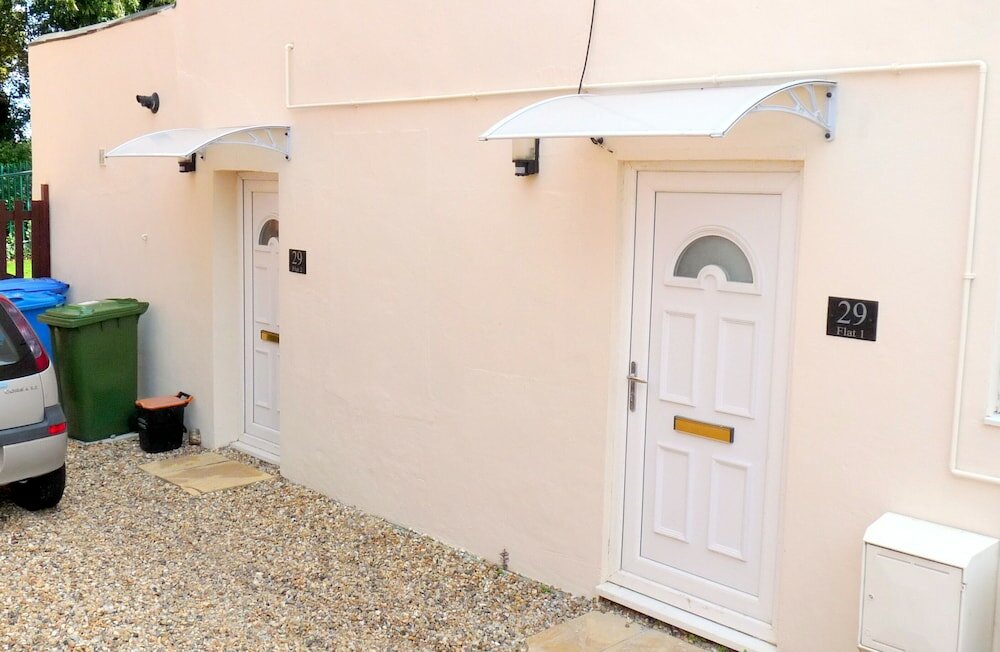 Фото 2-bed Flat With Superfast Wi-fi Dw Lettings 29br