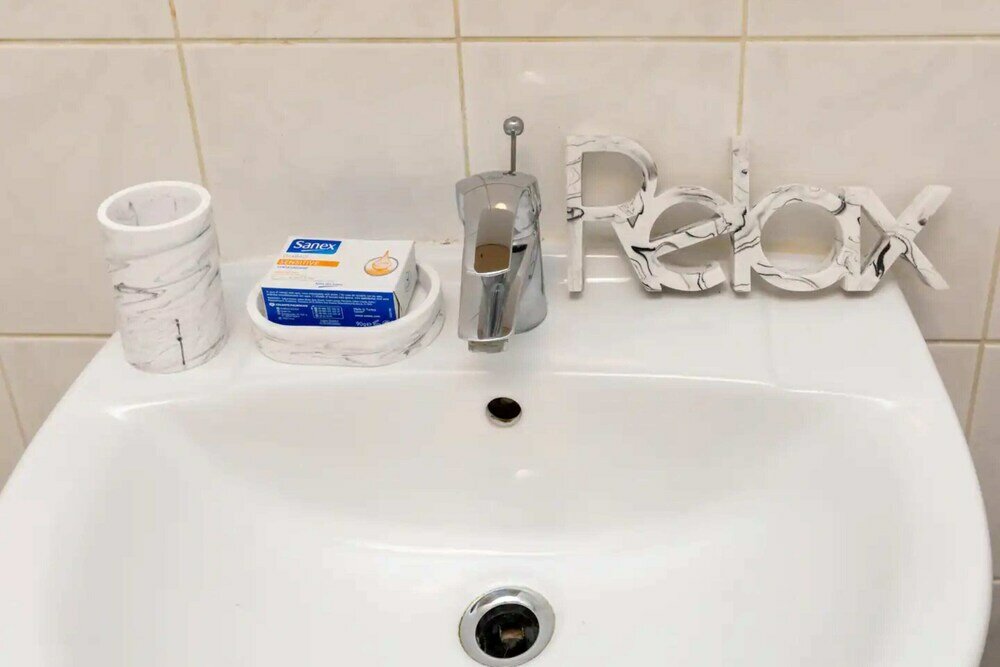 Фото Top Floor 1bd Flat With Balcony - Isle of Dogs