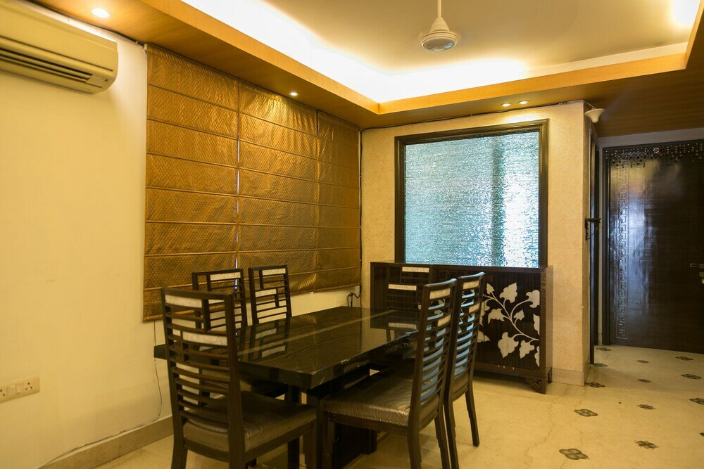 Фото Under My Roof Green Park