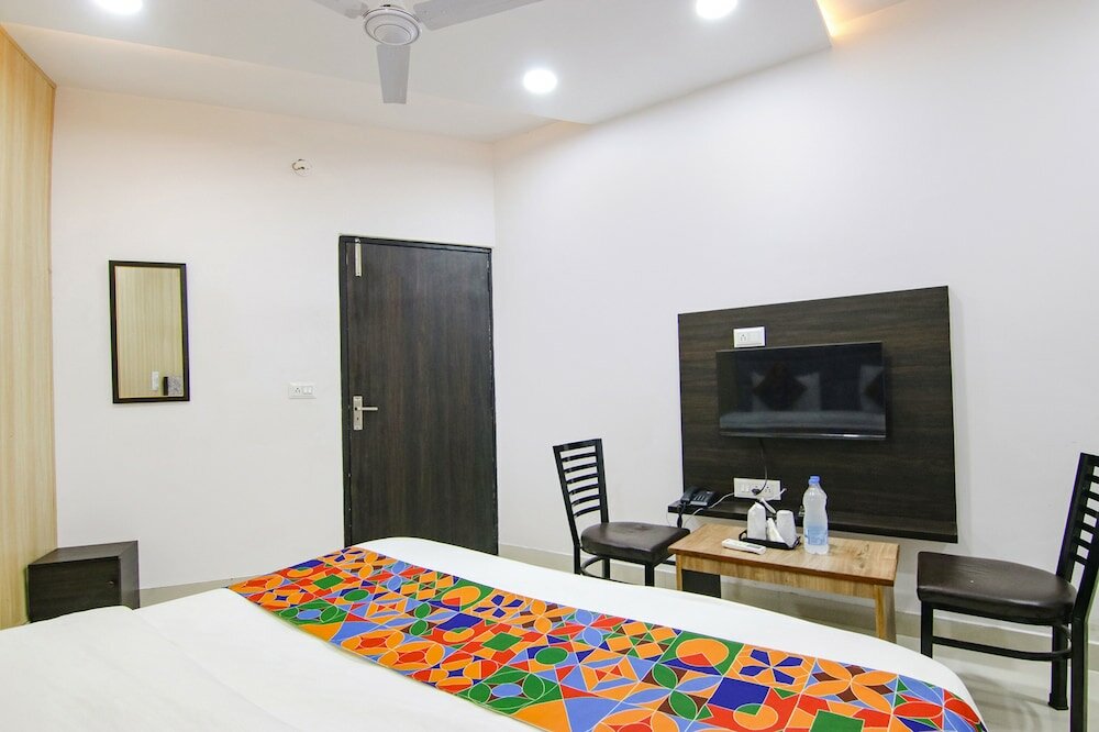 Фото Fabhotel City Stay