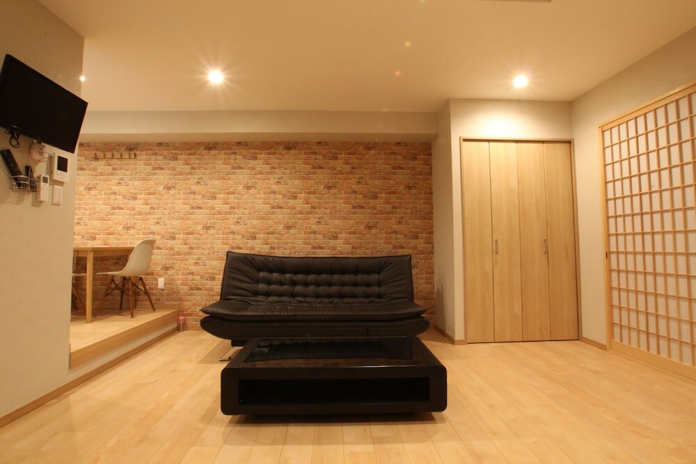 Фото Shimanouchi Luxury Apartment