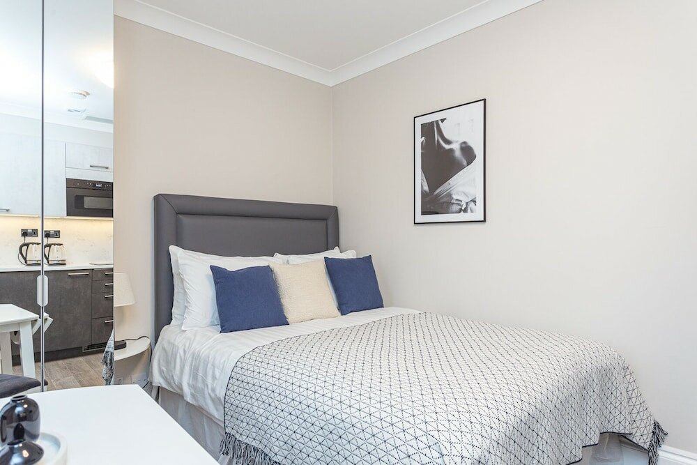 Фото Courtfield Apartments